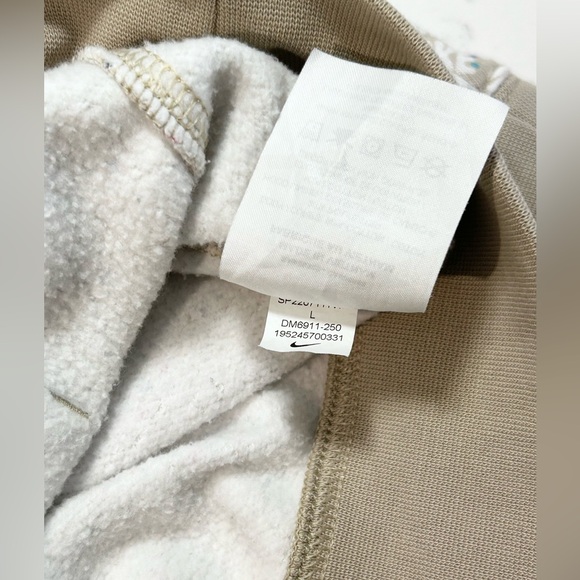 ❥𝗡𝗜𝗞𝗘: Men’s Sport Essentials+ Fleece Pullover Hoodie - Limestone/Black - Picture 10 of 11